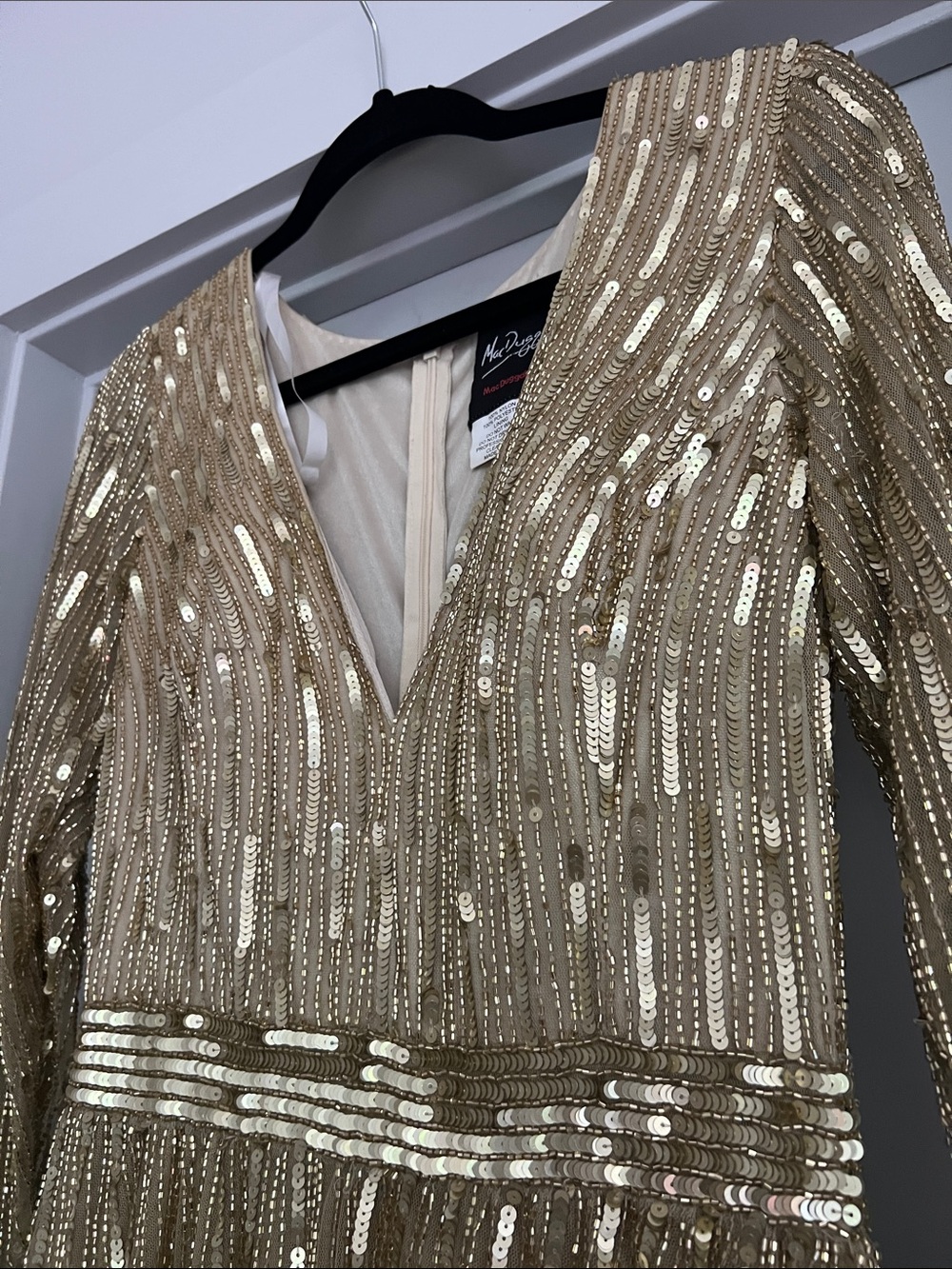 Mac Duggal Style 4977 NWT Taupe Gold Sequin Gown Size 4 Long Sleeve Formal Dress - Picture 6 of 16